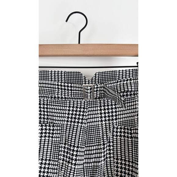 Torrid Wide Leg Studio Crepe Shorts Glen Plaid Black White Womens Size 22 New - Picture 9 of 11